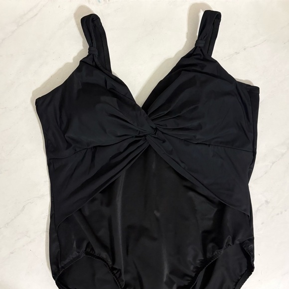 Miraclesuit Size 18W Black Twist Front One Piece Swimsuit Slimming Resortwear - Picture 3 of 6